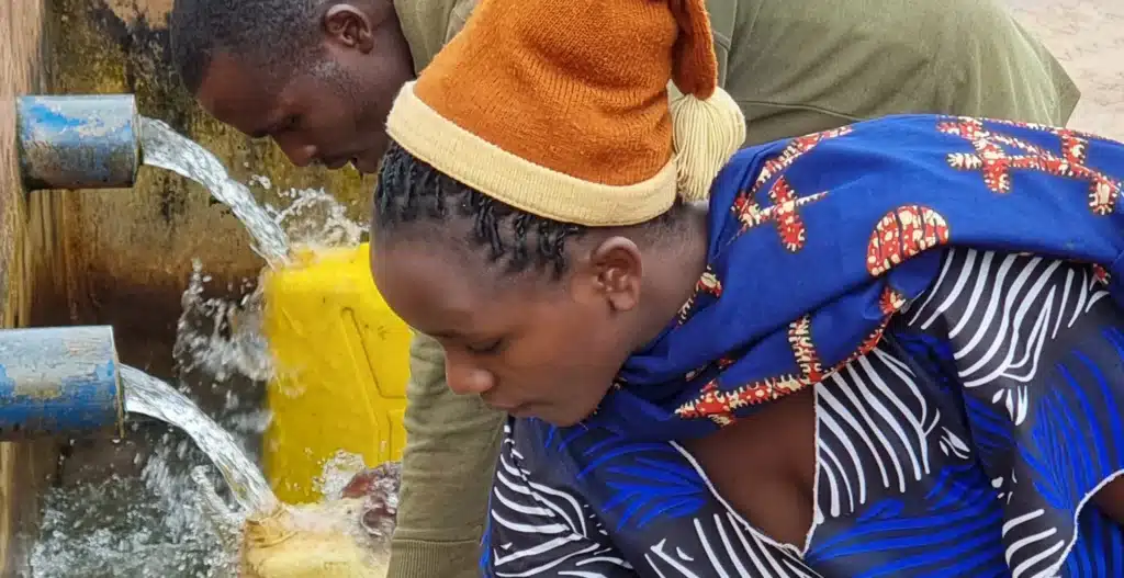 Source d'eau potable dans les collines de Kirehe au Rwanda